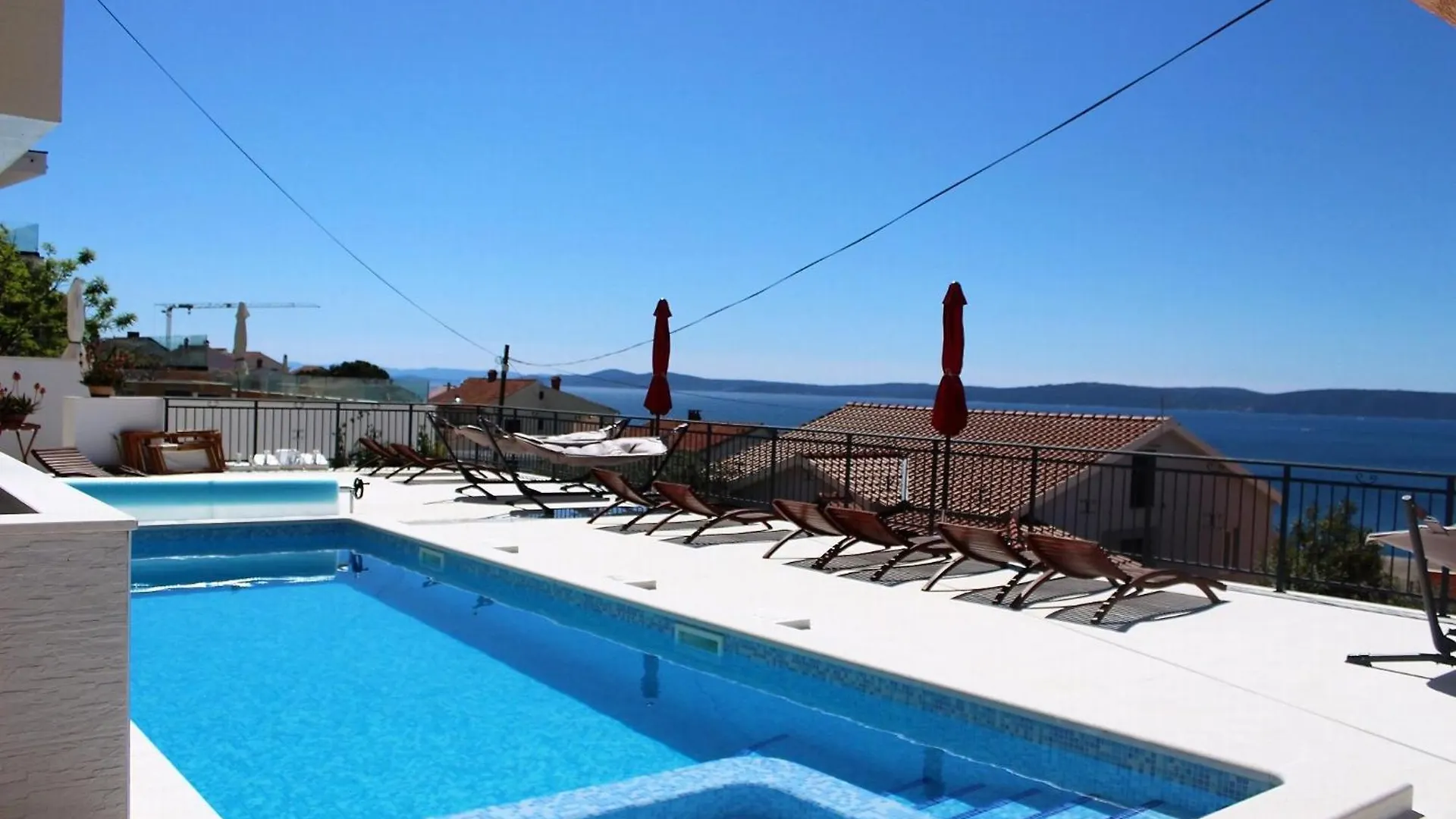 Helle Ferienwohnung Mit Sonnenbalkon Mit Meerblick Trogir