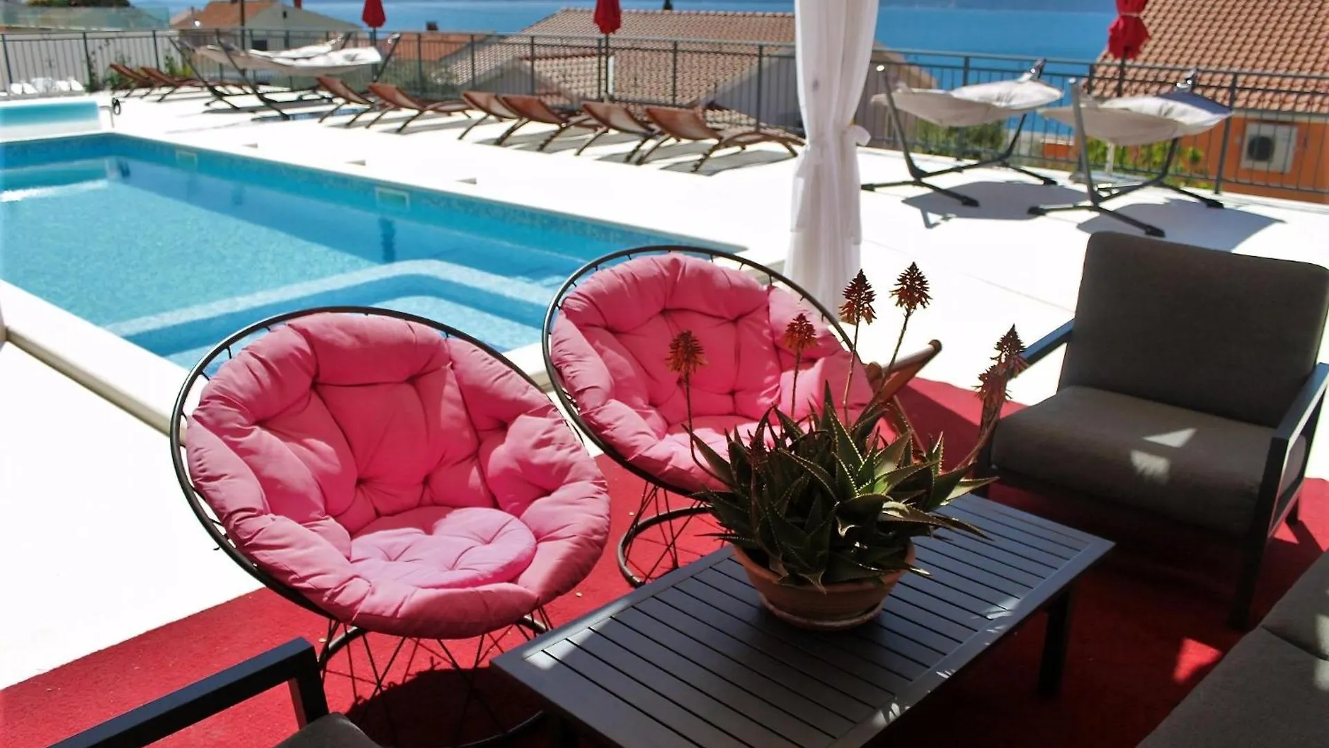 Helle Ferienwohnung Mit Sonnenbalkon Mit Meerblick Trogir